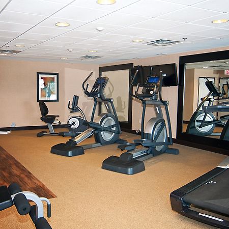 Holiday Inn Express Hotel & Suites Wichita Northeast By Ihg Buitenkant foto