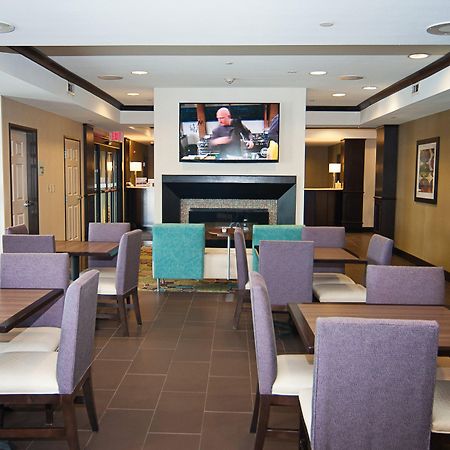 Holiday Inn Express Hotel & Suites Wichita Northeast By Ihg Buitenkant foto