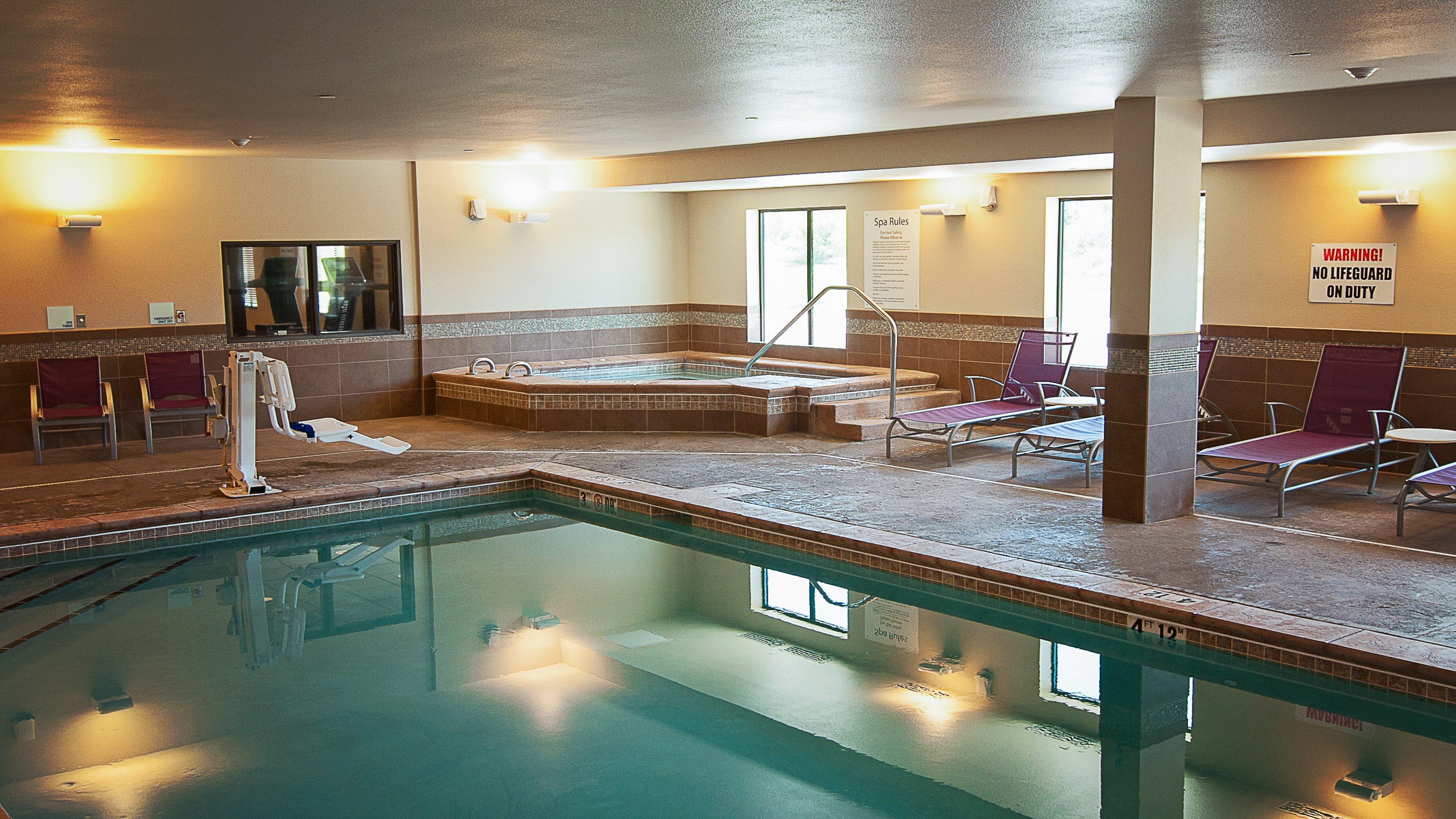 Holiday Inn Express Hotel & Suites Wichita Northeast By Ihg Buitenkant foto