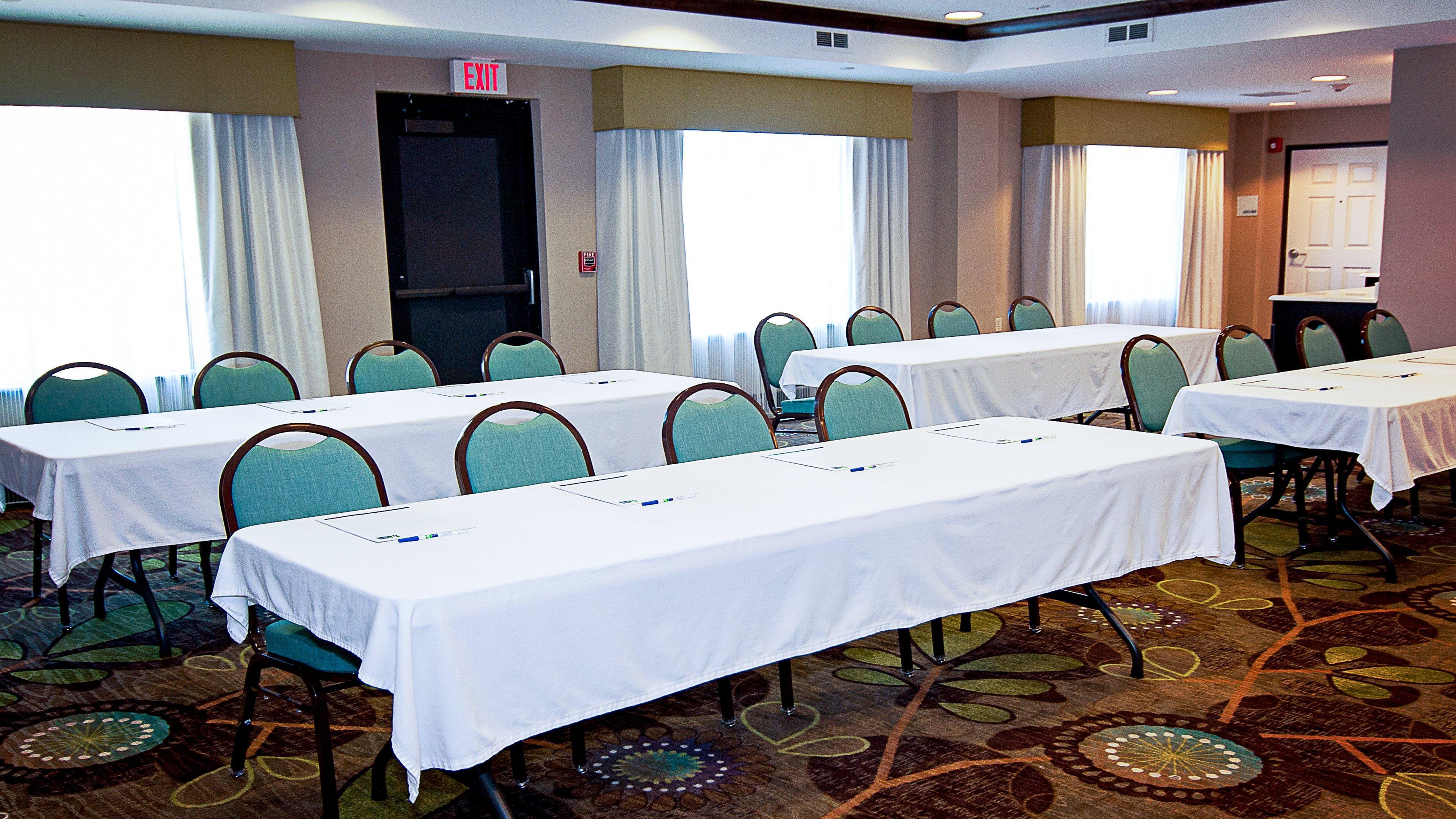 Holiday Inn Express Hotel & Suites Wichita Northeast By Ihg Buitenkant foto