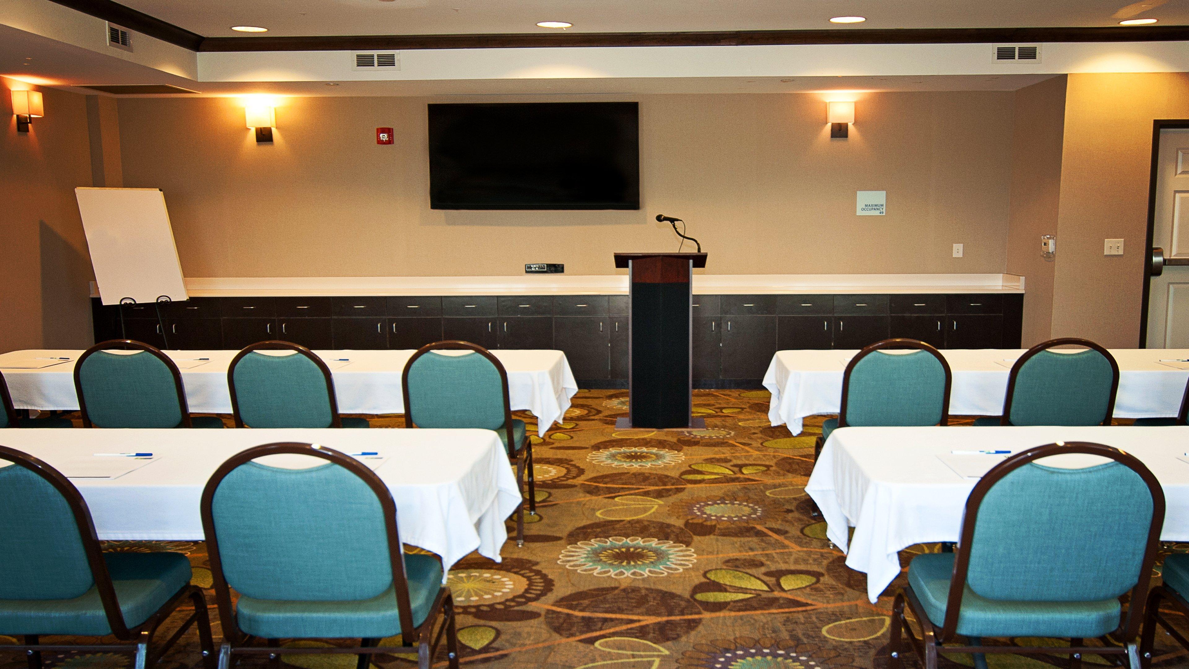 Holiday Inn Express Hotel & Suites Wichita Northeast By Ihg Buitenkant foto