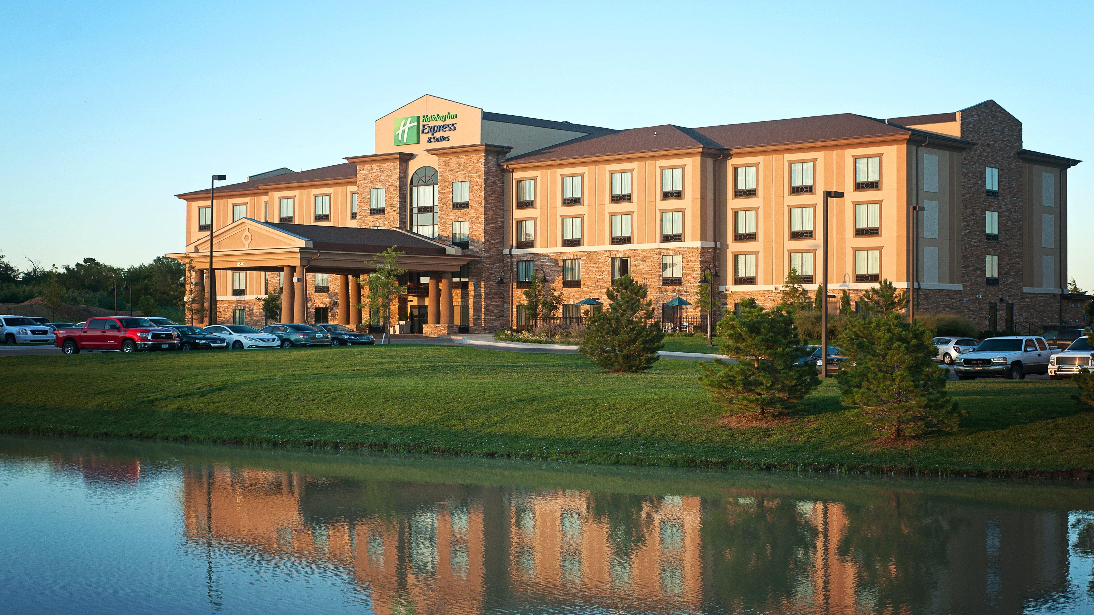 Holiday Inn Express Hotel & Suites Wichita Northeast By Ihg Buitenkant foto