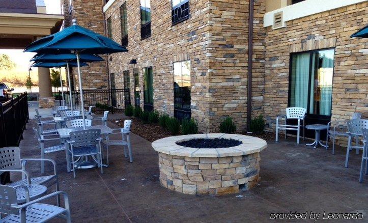 Holiday Inn Express Hotel & Suites Wichita Northeast By Ihg Buitenkant foto
