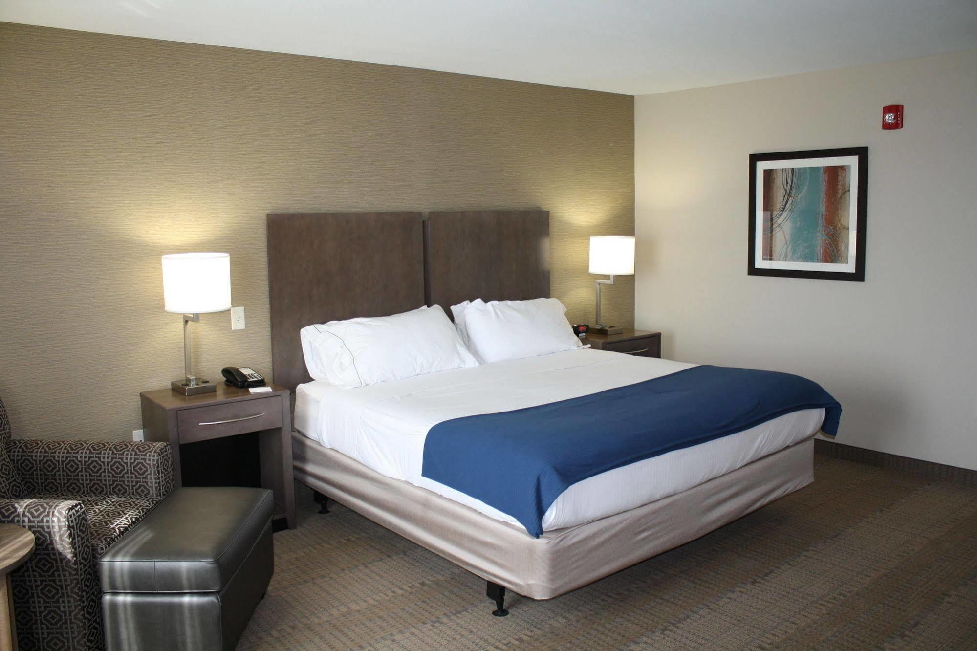 Holiday Inn Express Hotel & Suites Wichita Northeast By Ihg Buitenkant foto